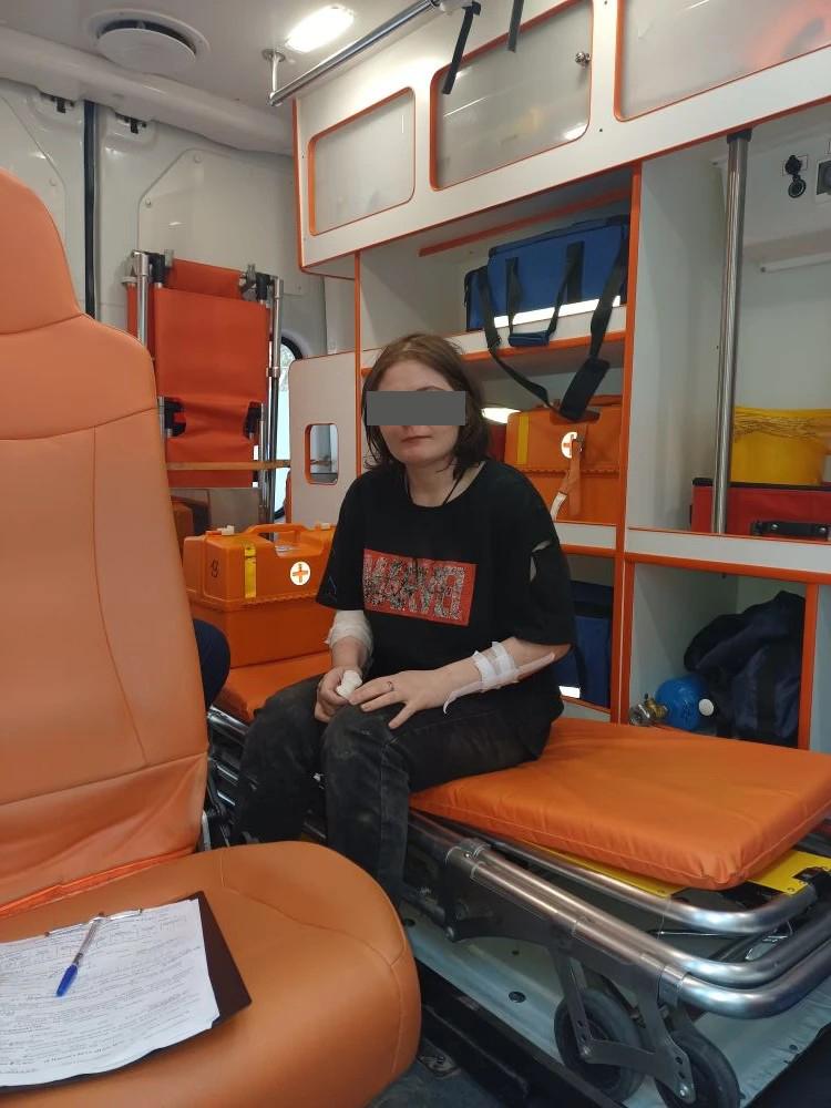 Фото В Новосибирске группа молодых людей устроила дрифт на парковке у магазина 3